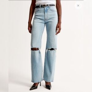 Abercrombie & Fitch 90s relaxed leg ripped jeans high rise size 28 / 6
